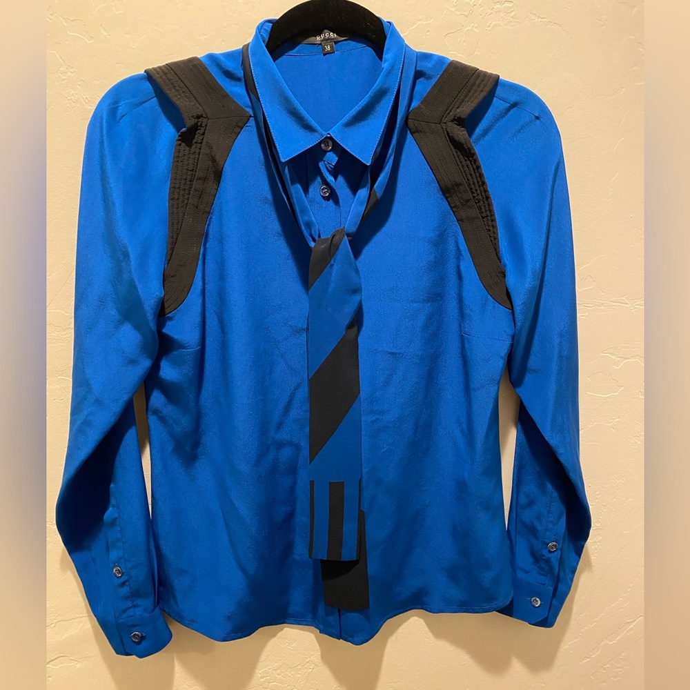 Gucci Tie Neck Blouse button closure Blue and Black with shoulder details size 6